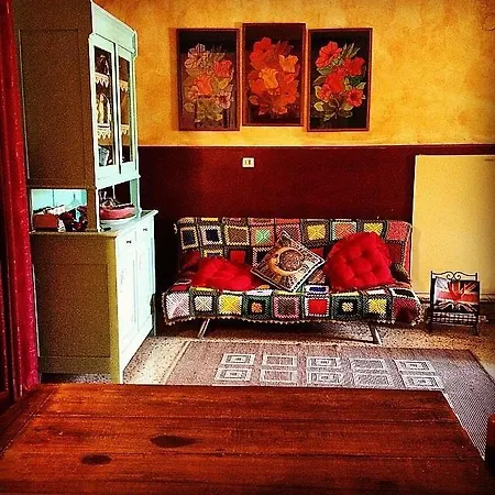 La Tana Del Serpente Bed & Breakfast *